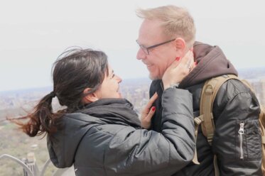 Older Man Younger Woman Dating—How To Take Advantage Of Age Gap Relationships?