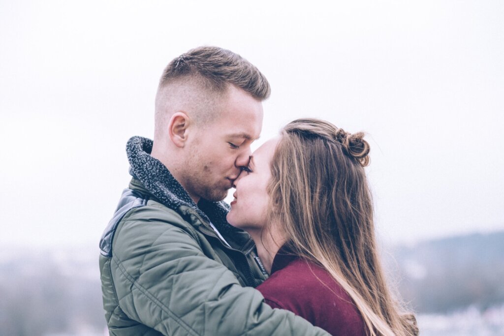Safe online dating advice